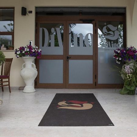 فندق Divino Bistrot E Relais Lenola المظهر الخارجي الصورة