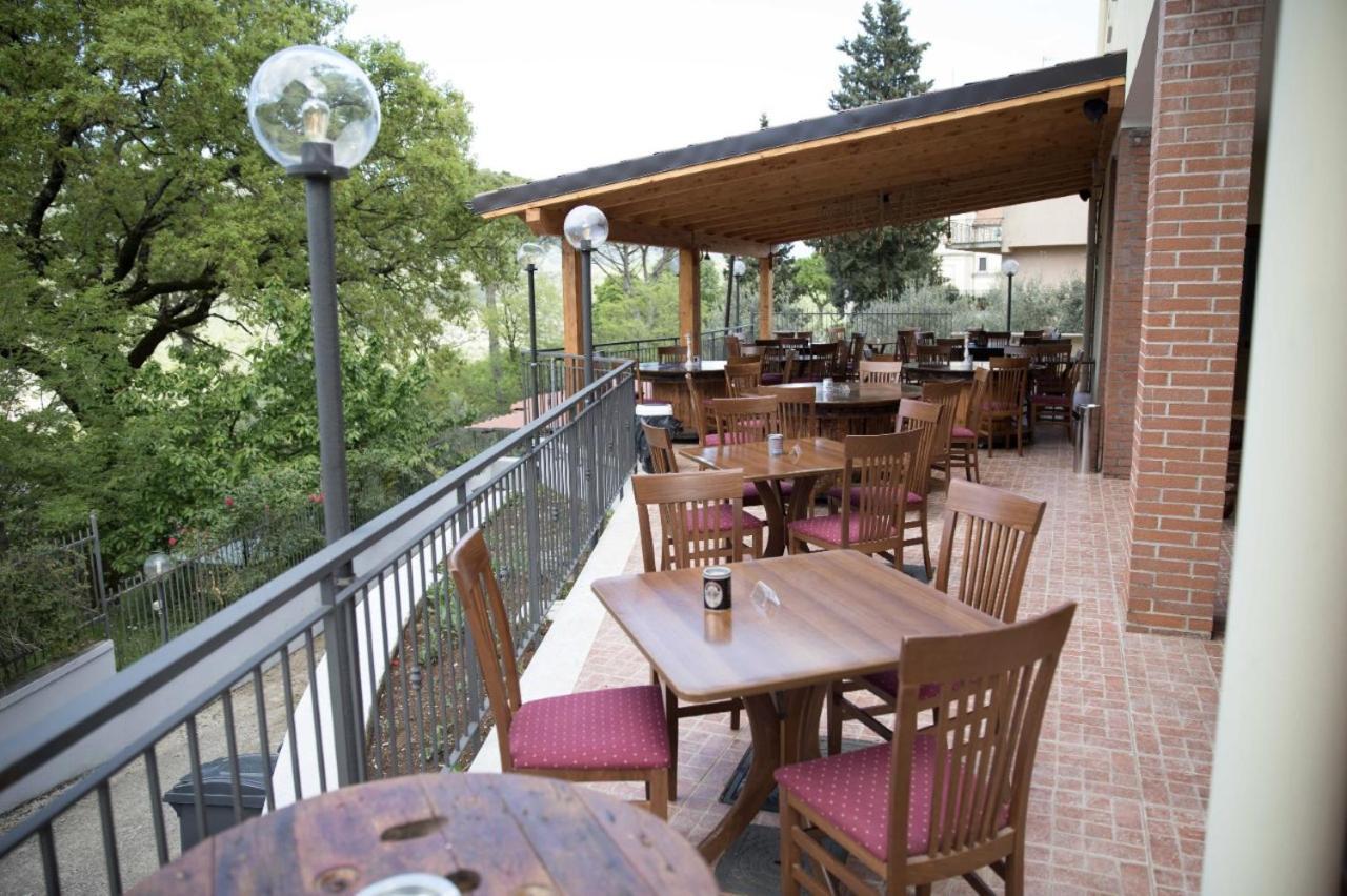 فندق Divino Bistrot E Relais Lenola المظهر الخارجي الصورة