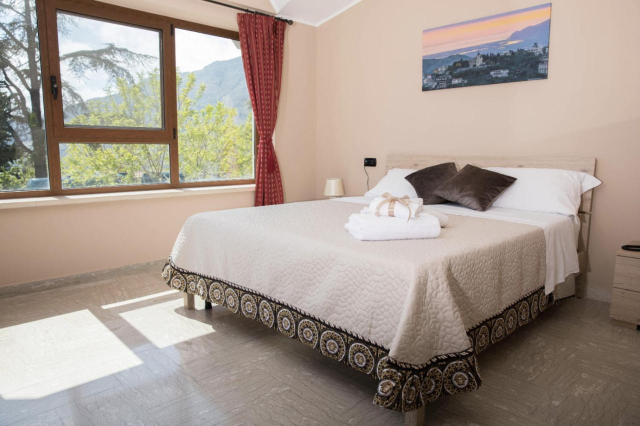 فندق Divino Bistrot E Relais Lenola المظهر الخارجي الصورة